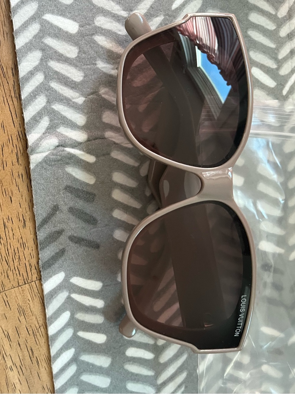 New Women's fashion beige taupe Sunglasses - Sculpted Oversized Frame